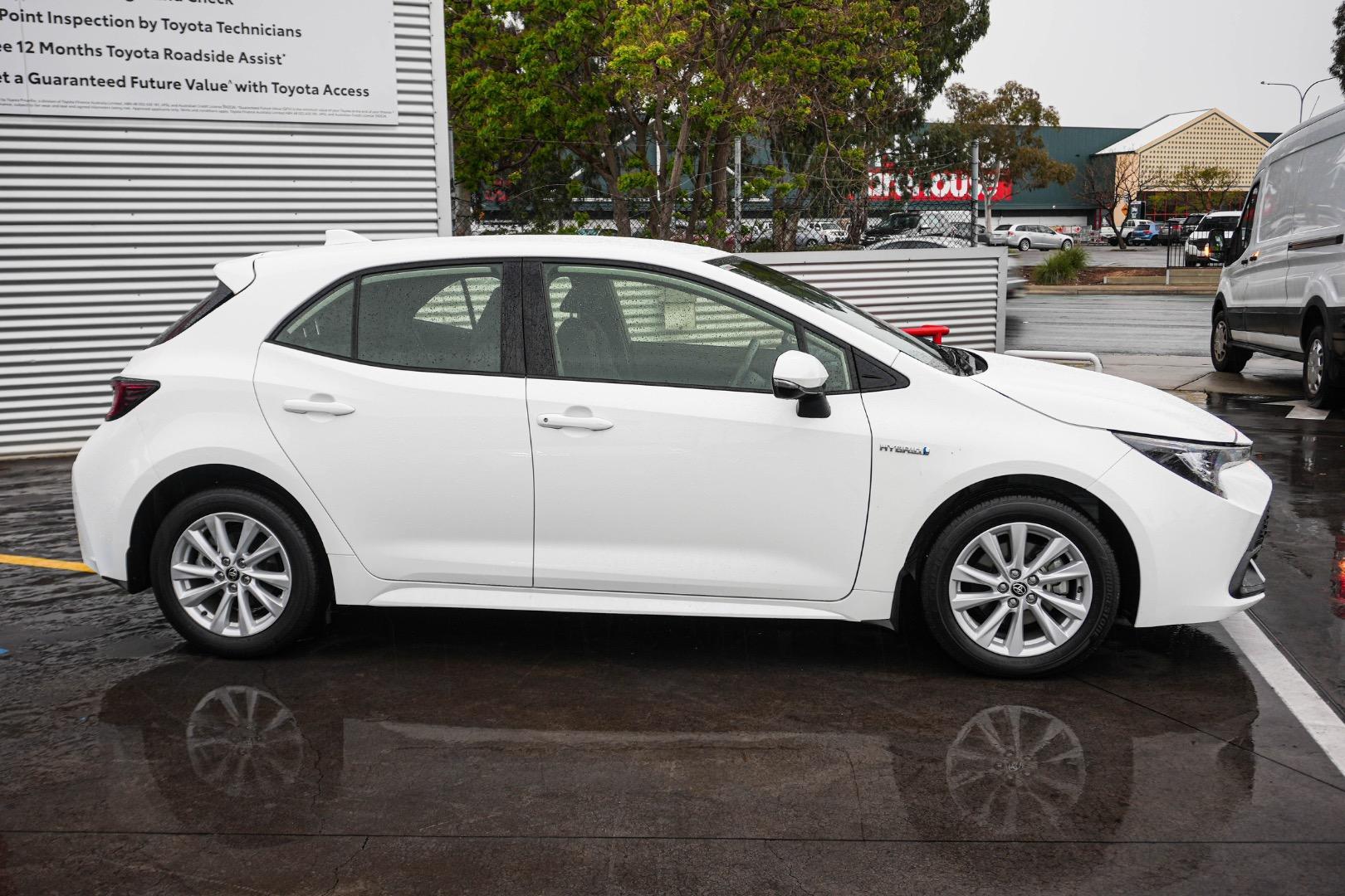 2023 Toyota Corolla Ascent Sport in White