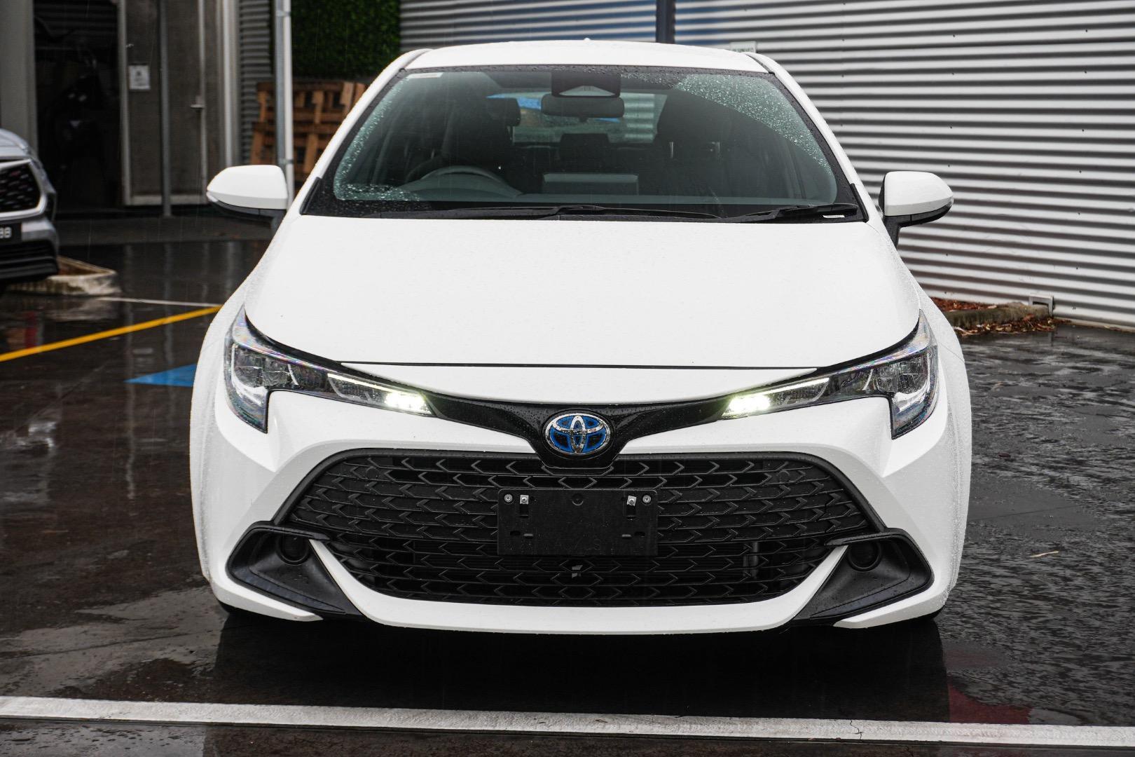 2023 Toyota Corolla Ascent Sport in White