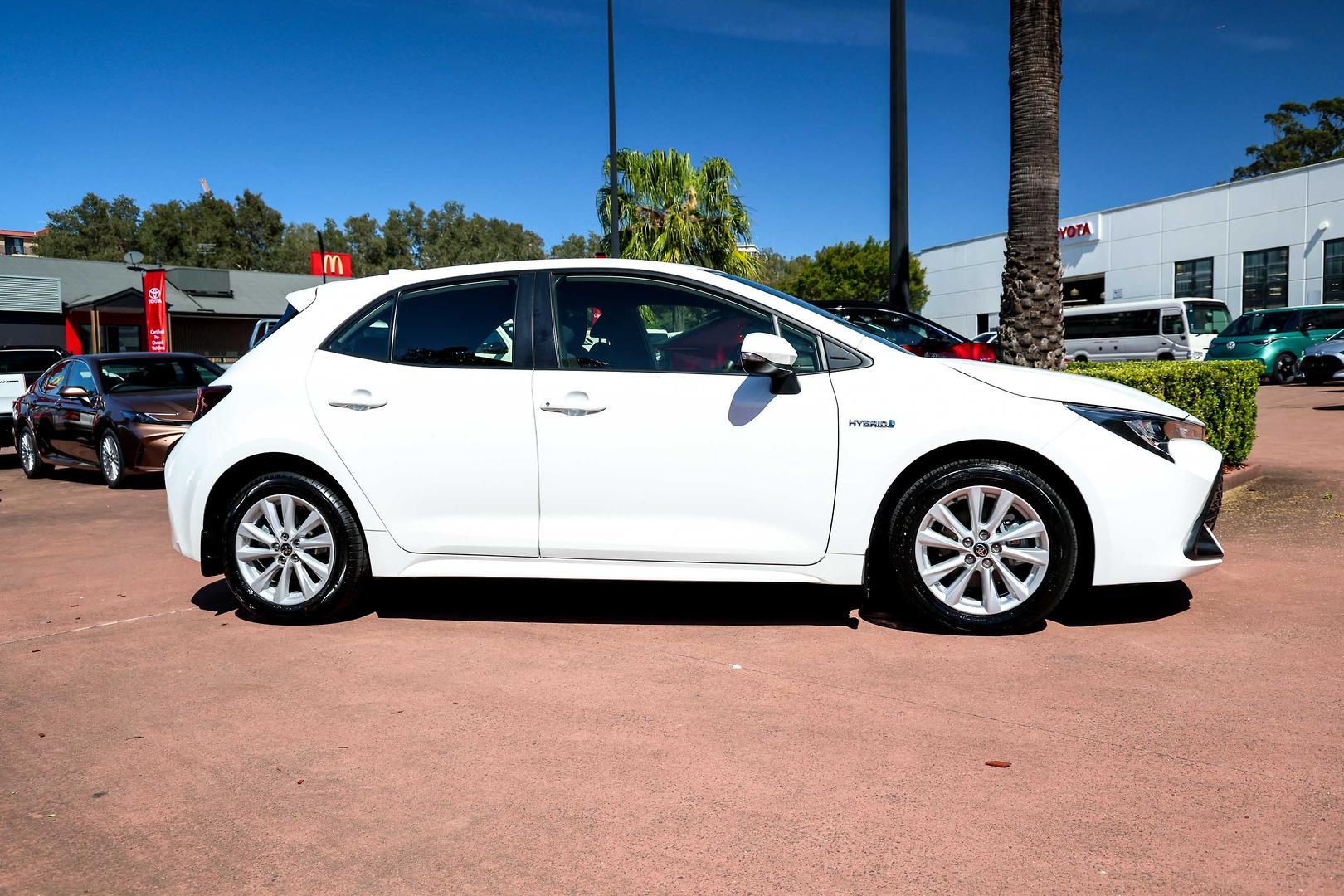 2023 Toyota Corolla Ascent Sport in White