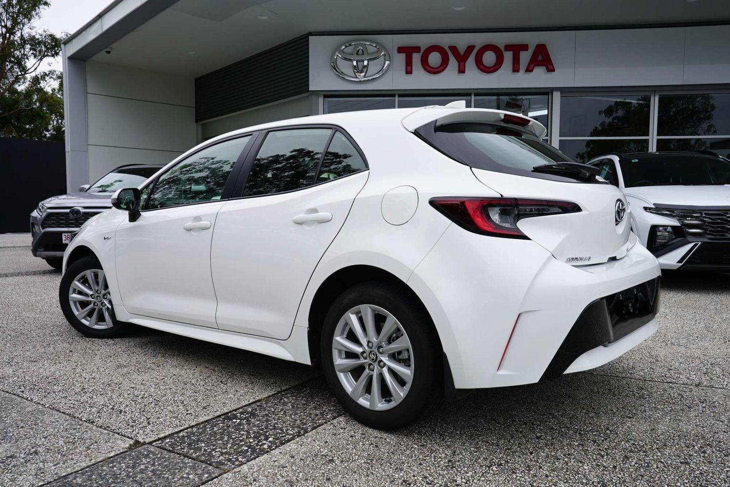 2024 Toyota Corolla Ascent Sport in White