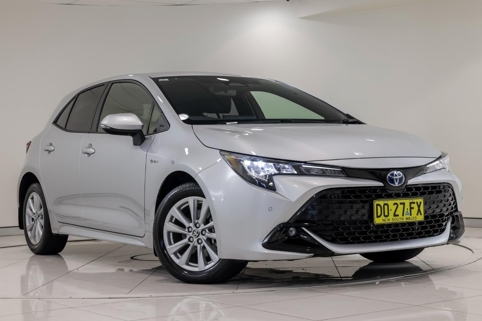 2025 Toyota Corolla SX in Silver