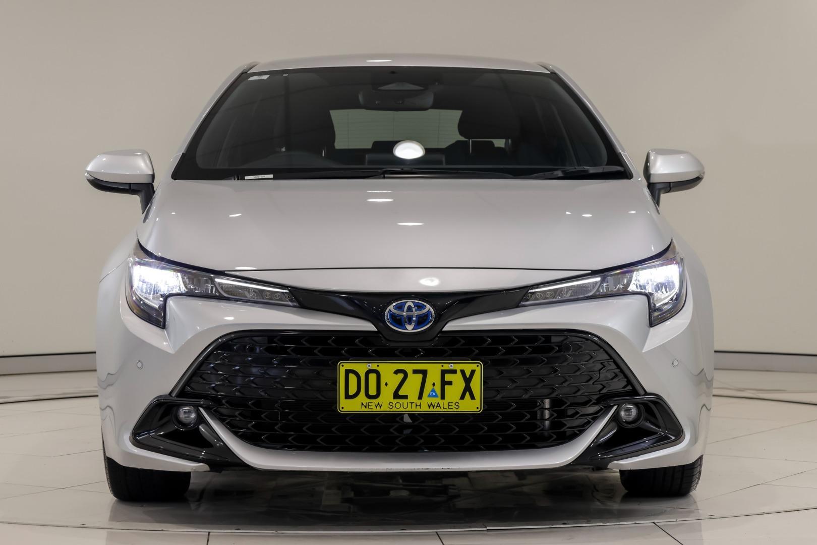 2025 Toyota Corolla SX in Silver