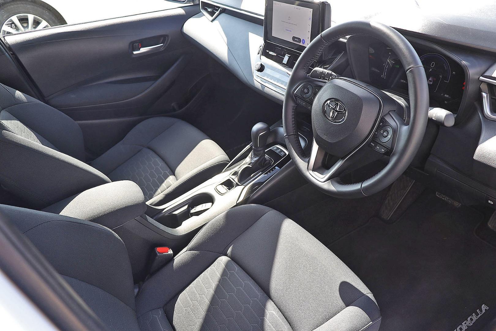 2025 Toyota Corolla SX in White