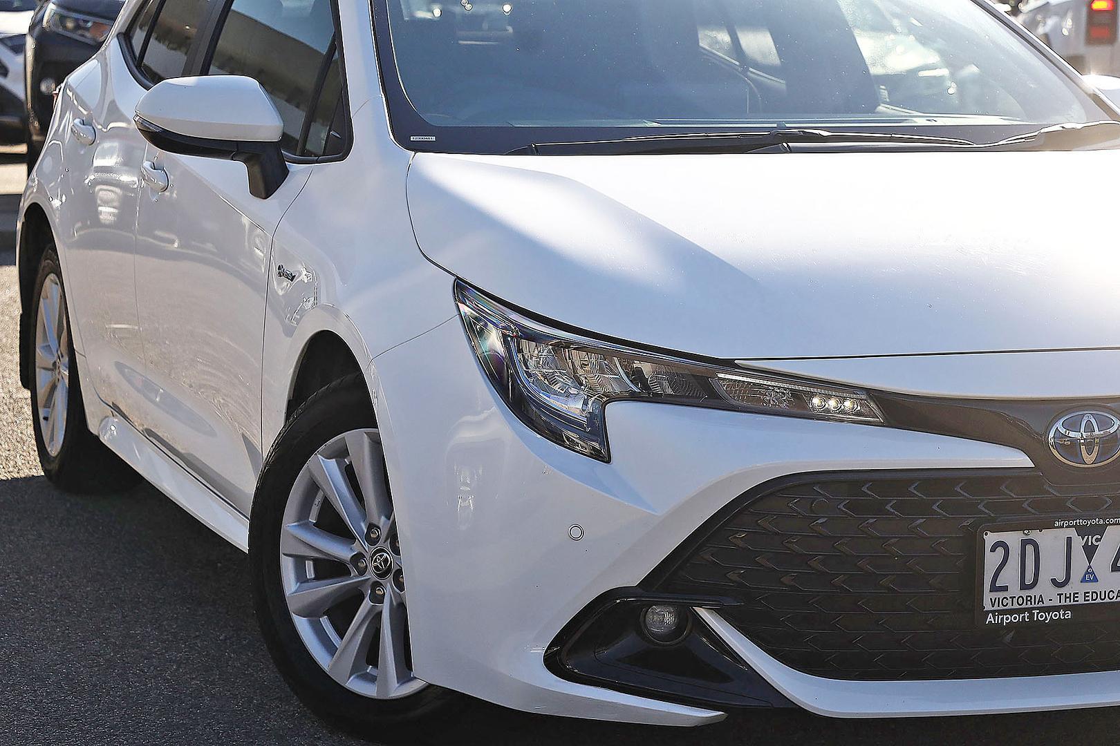 2025 Toyota Corolla SX in White