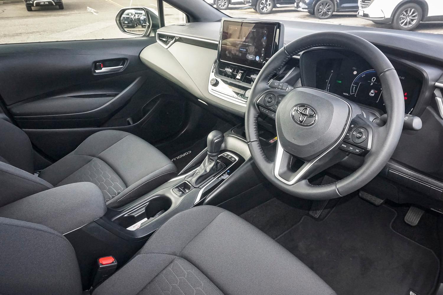 2025 Toyota Corolla SX in White