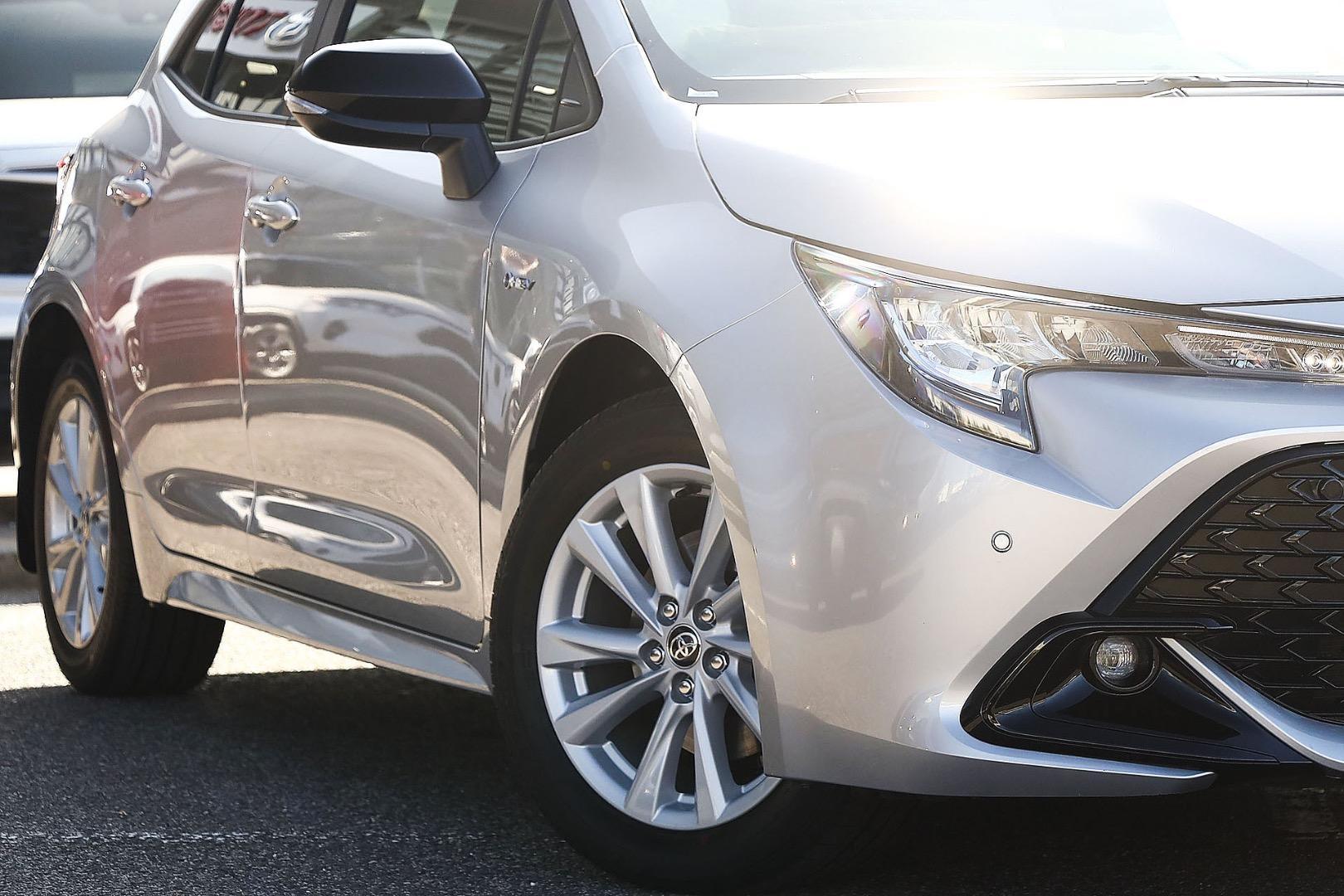 2025 Toyota Corolla SX in Silver
