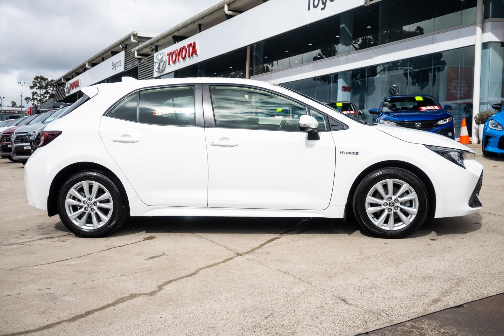 2022 Toyota Corolla Ascent Sport in White