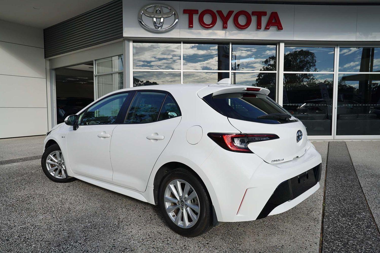2024 Toyota Corolla Ascent Sport in White