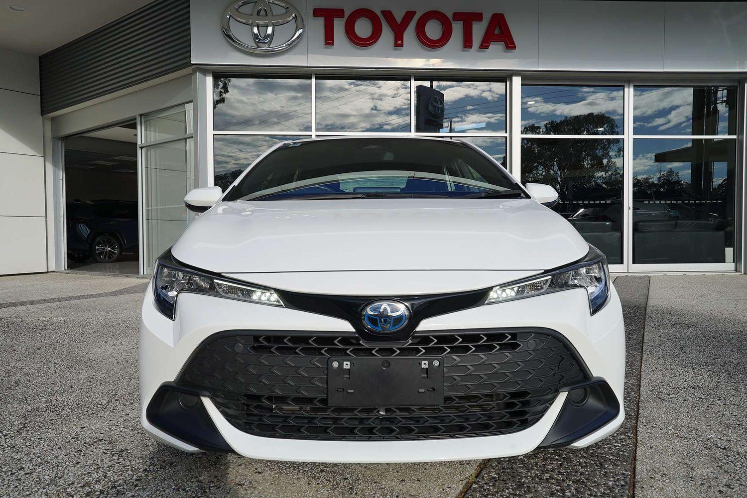 2024 Toyota Corolla Ascent Sport in White