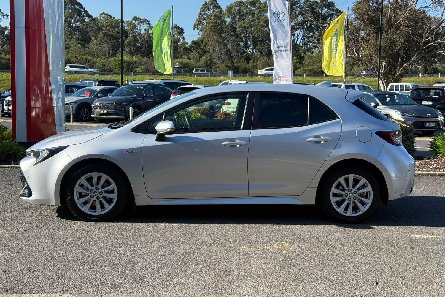 2025 Toyota Corolla SX in Silver