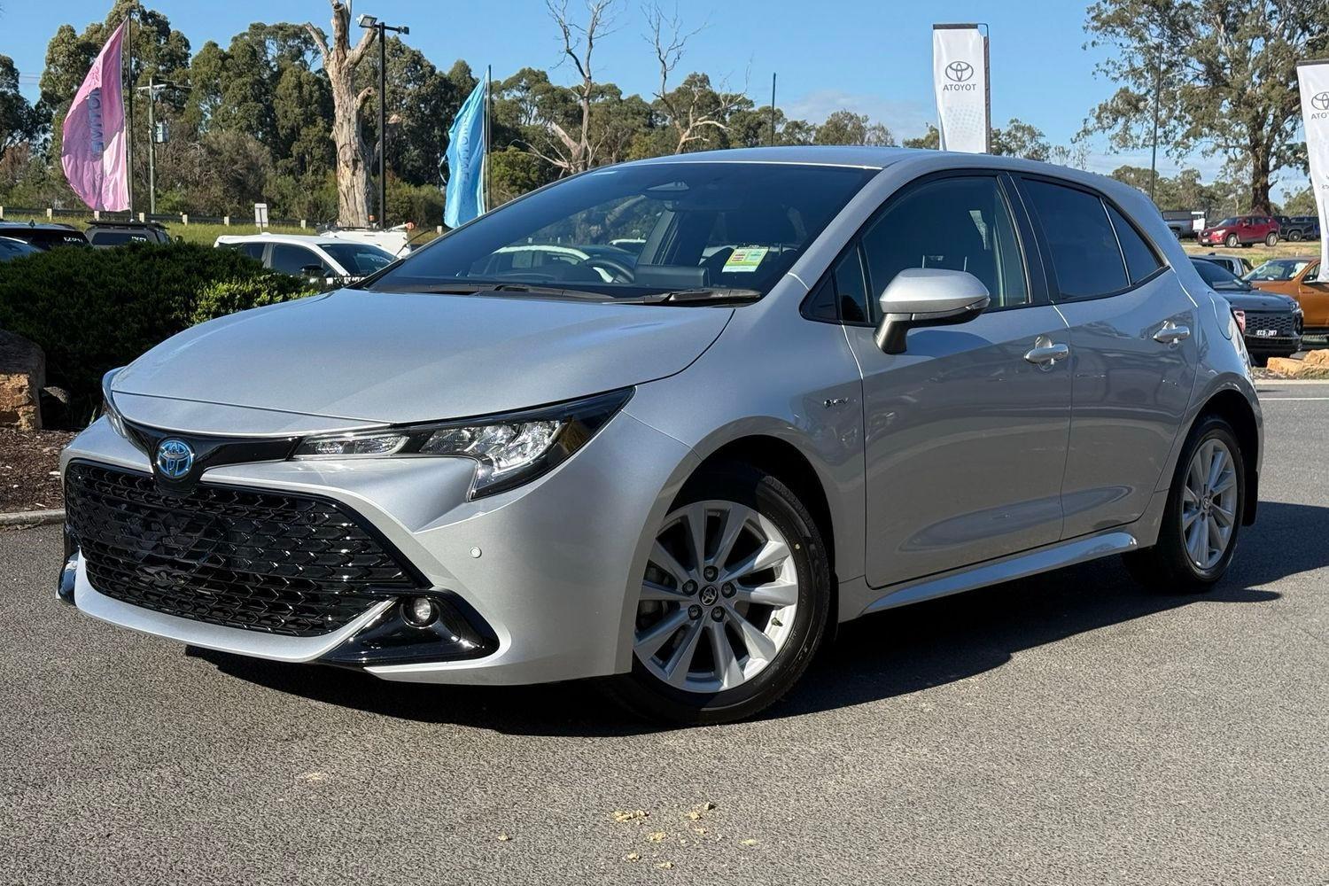 2025 Toyota Corolla SX in Silver