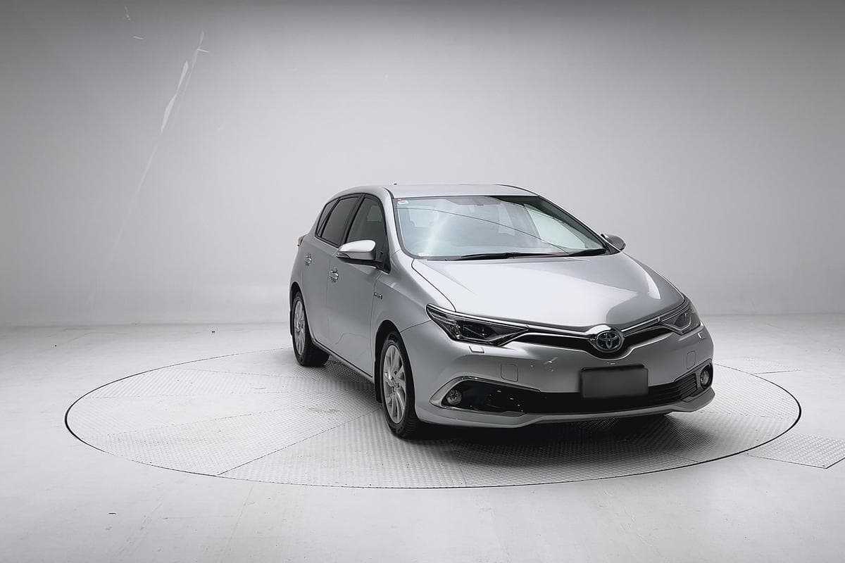 2017 Toyota Corolla Hybrid in Silver