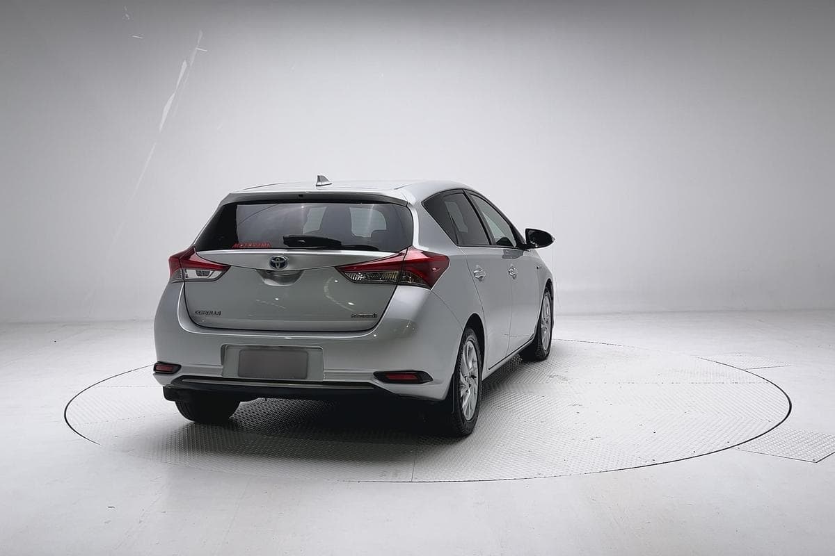 2017 Toyota Corolla Hybrid in Silver