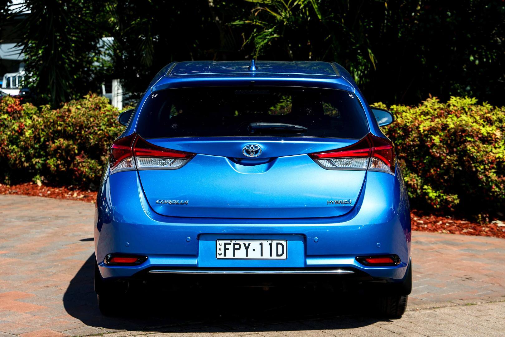 2018 Toyota Corolla Hybrid in Blue