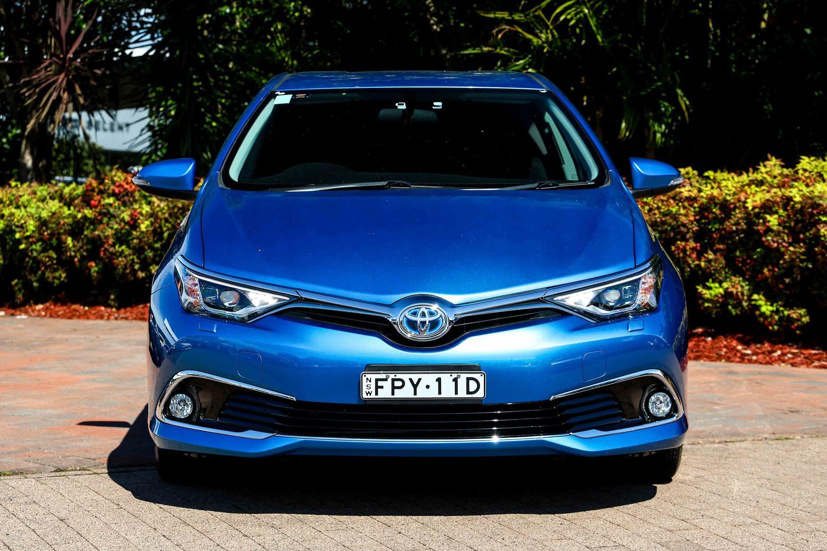2018 Toyota Corolla Hybrid in Blue