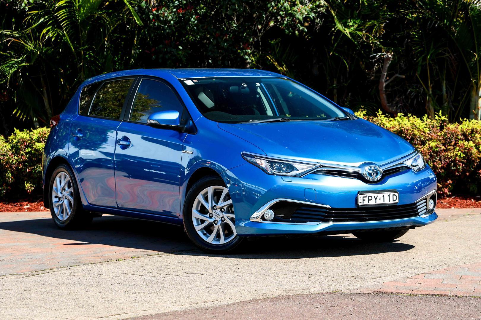 2018 Toyota Corolla Hybrid in Blue