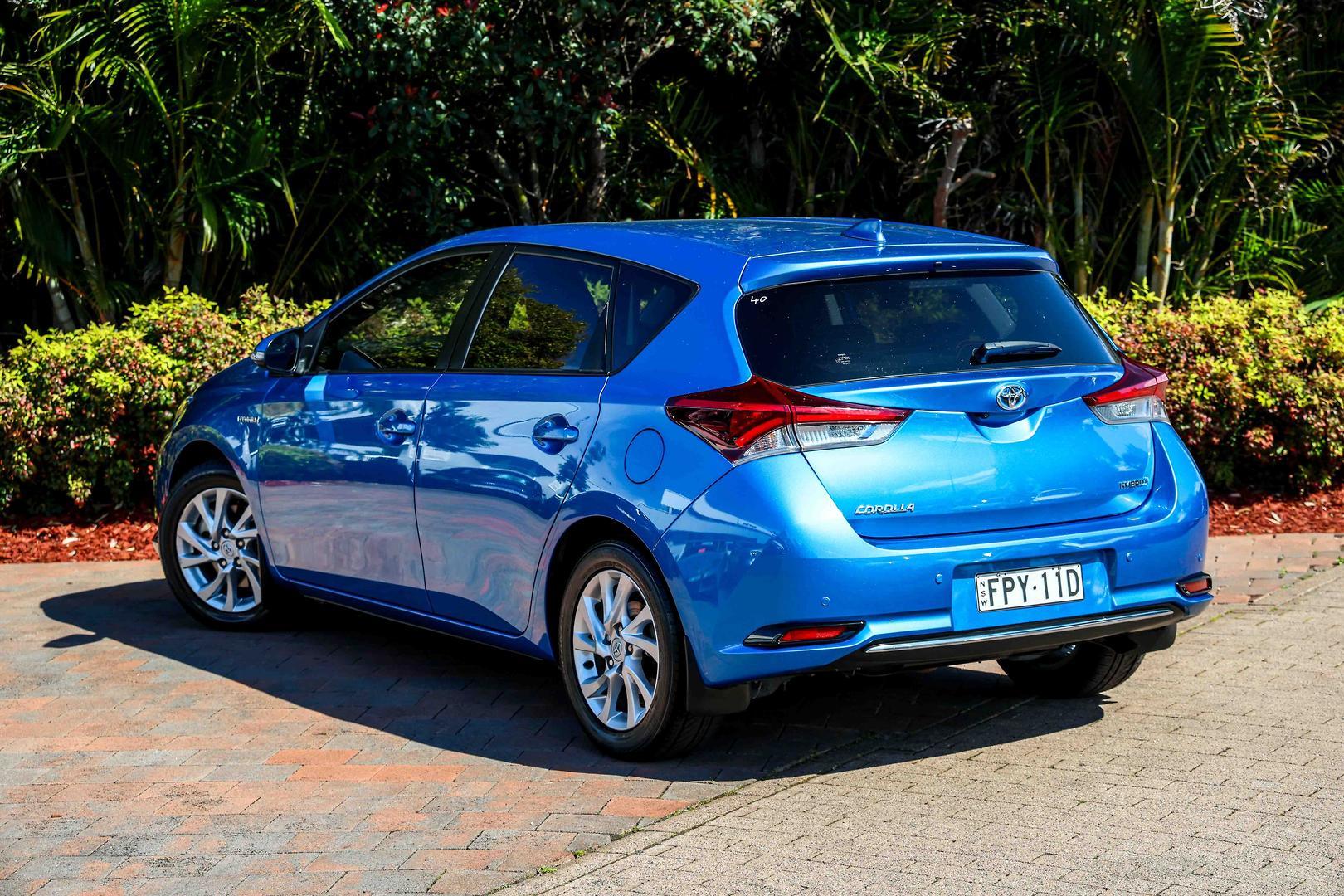 2018 Toyota Corolla Hybrid in Blue