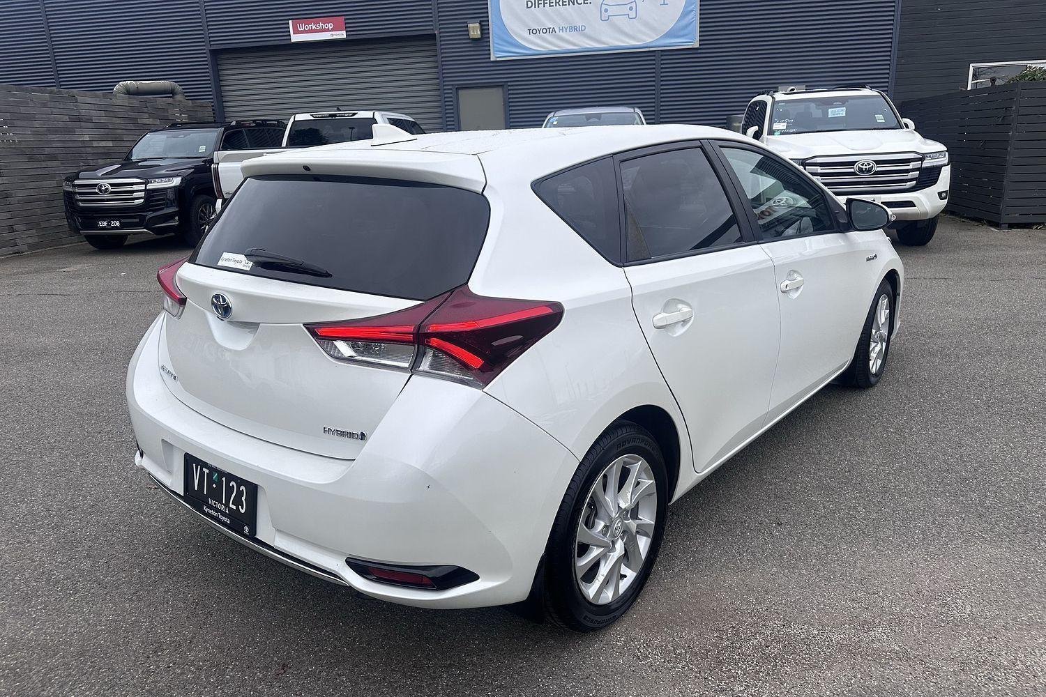 2016 Toyota Corolla STD in White