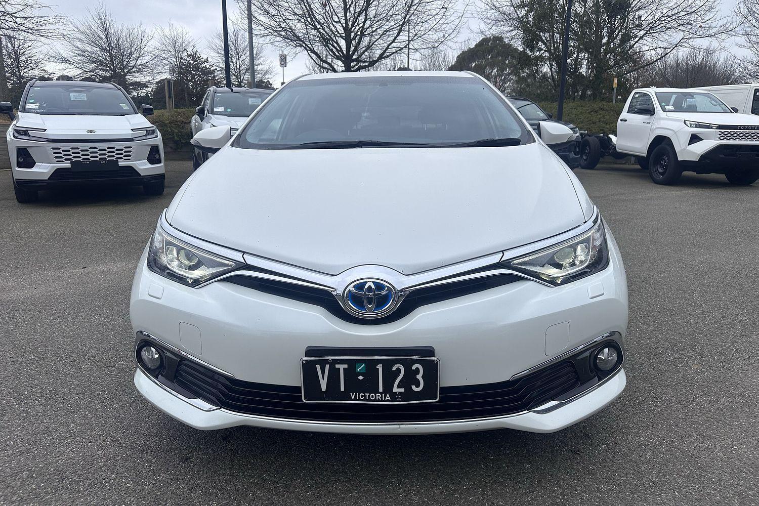 2016 Toyota Corolla STD in White