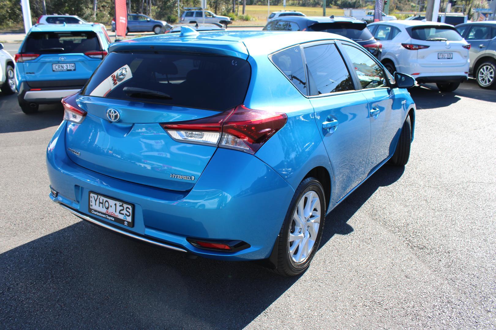2016 Toyota Corolla Hybrid in Blue
