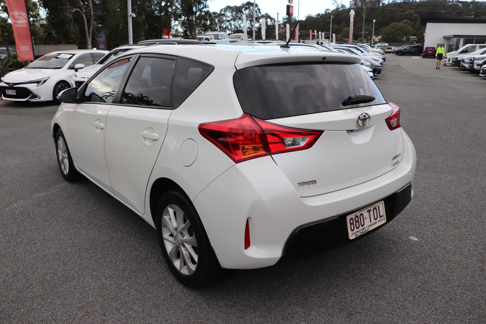 2013 Toyota Corolla Ascent Sport in White