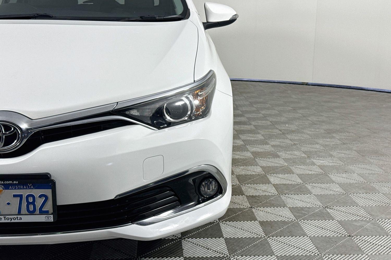 2018 Toyota Corolla ASCENT SPORT in White