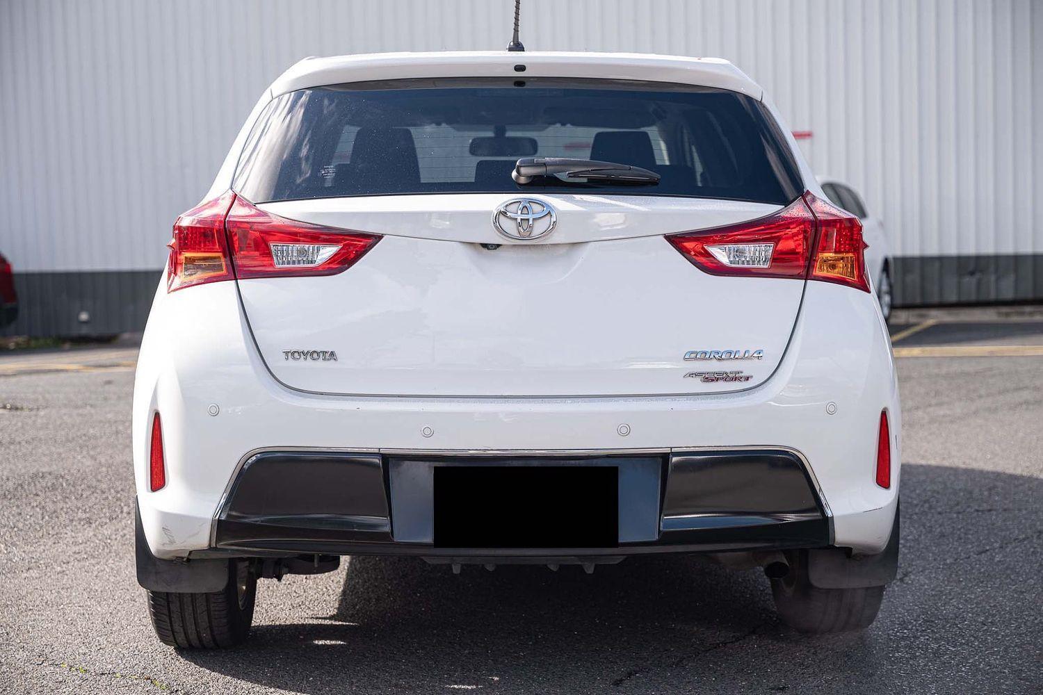 2015 Toyota Corolla Ascent Sport in White