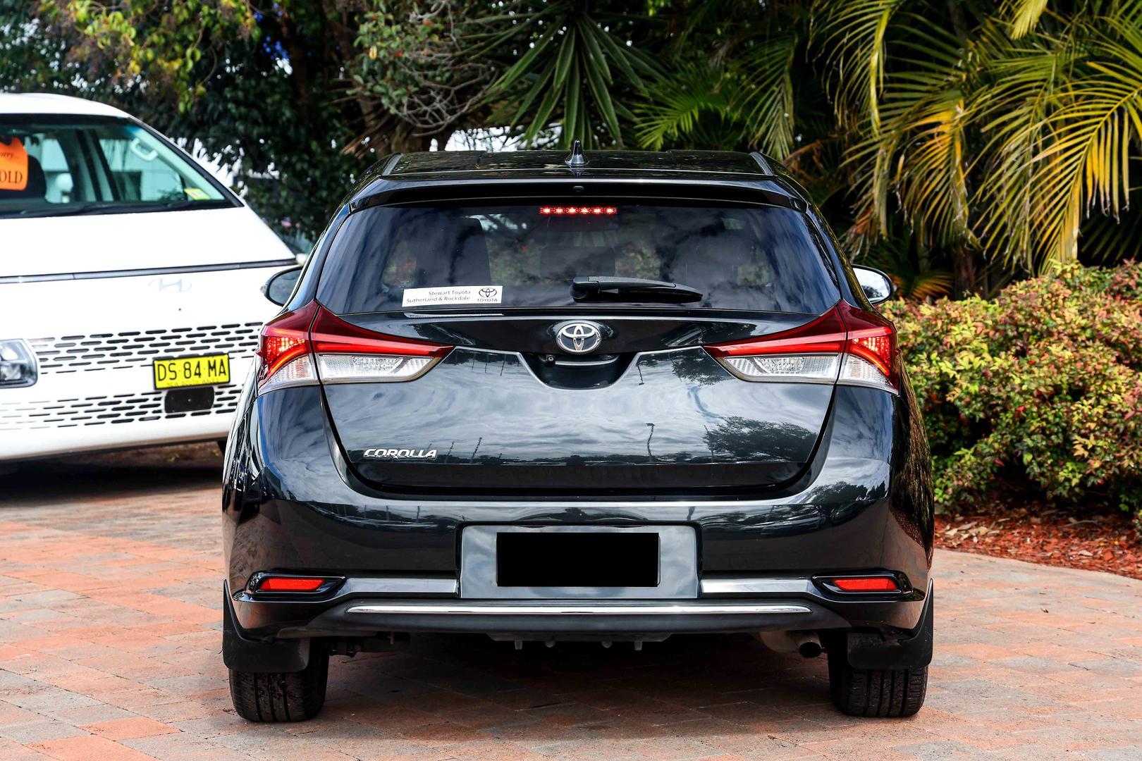 2015 Toyota Corolla Ascent Sport in Black