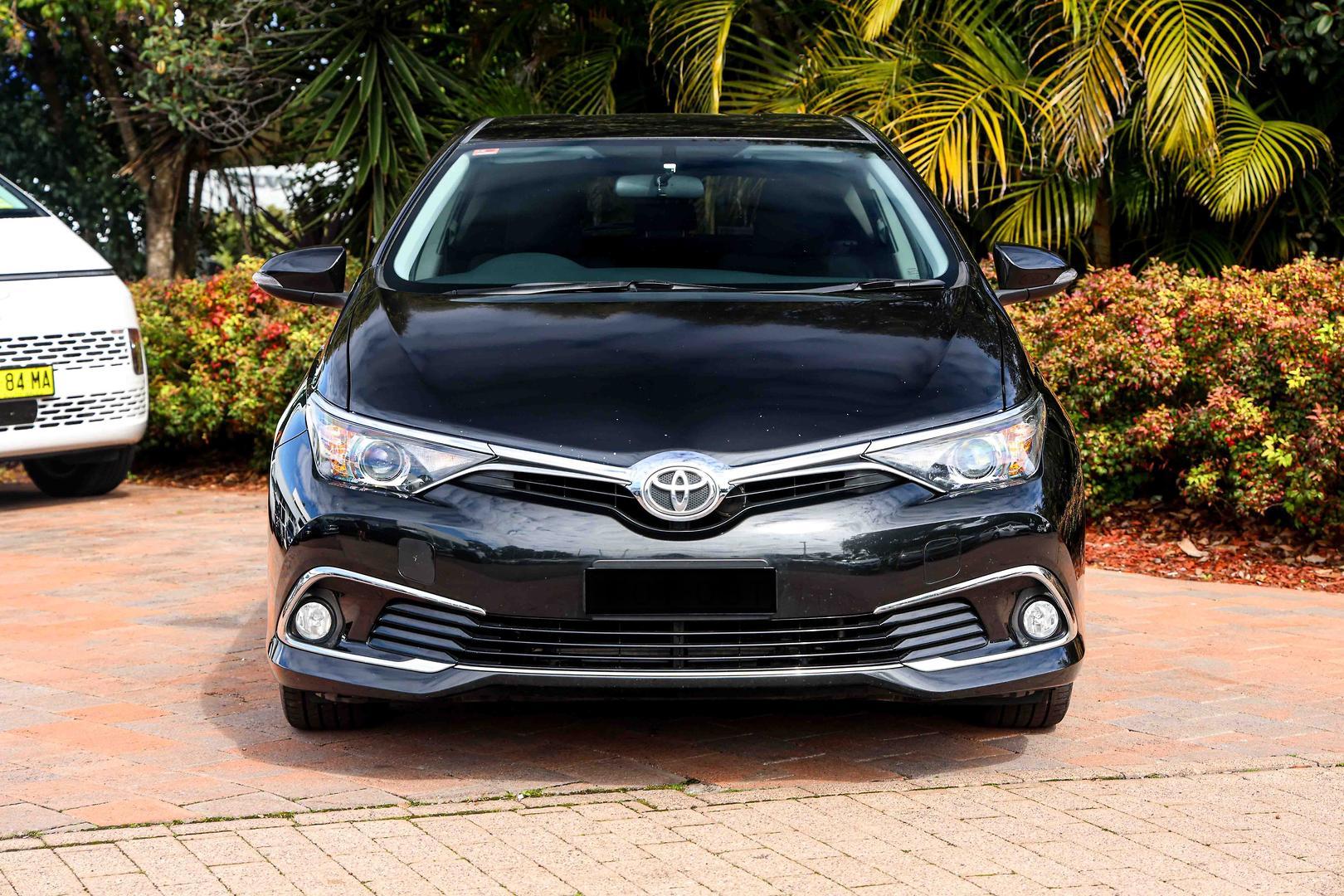 2015 Toyota Corolla Ascent Sport in Black