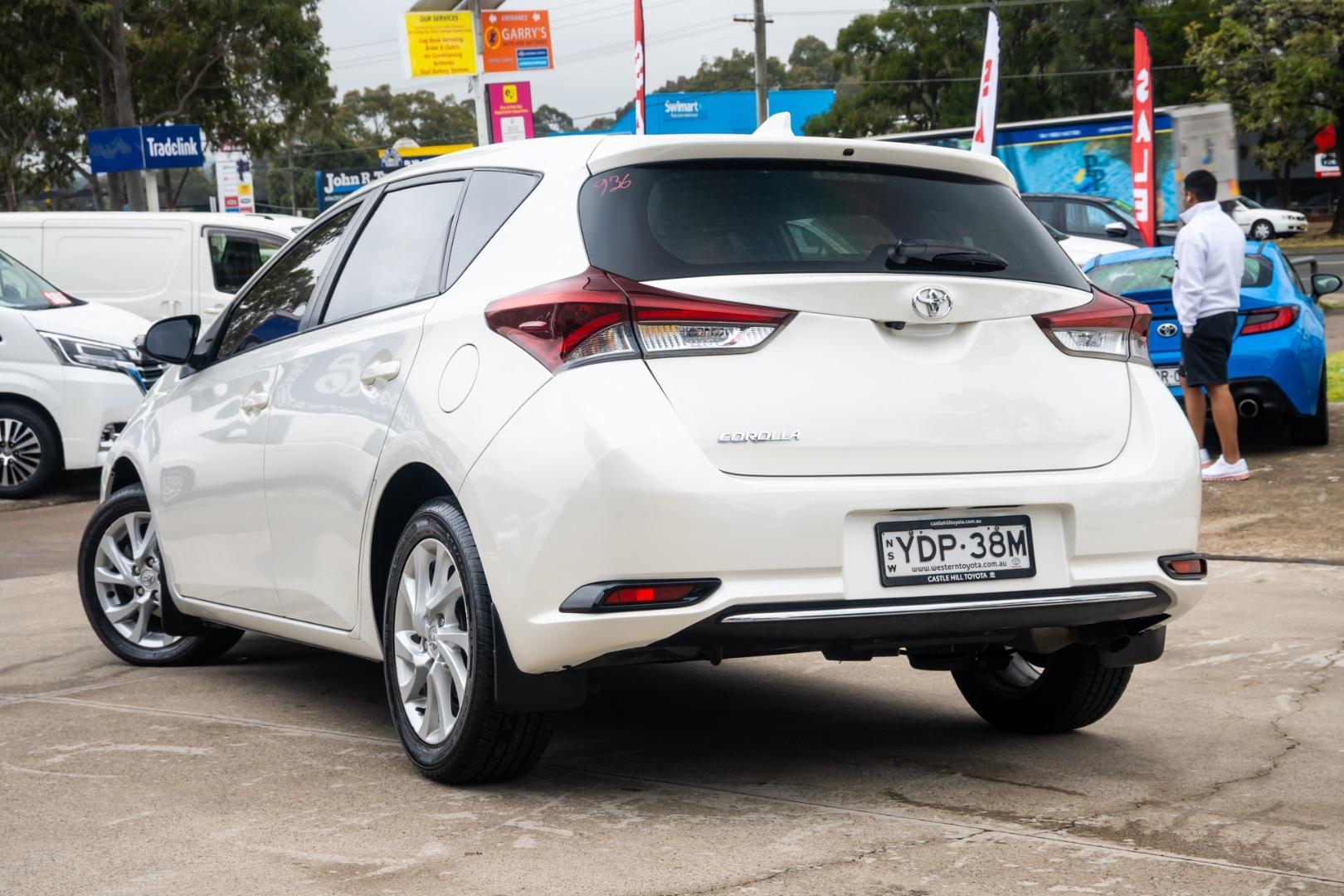 2016 Toyota Corolla Ascent Sport in White
