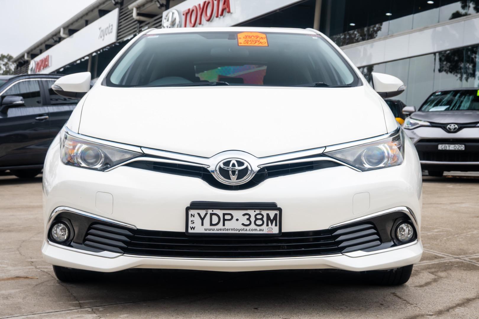 2016 Toyota Corolla Ascent Sport in White