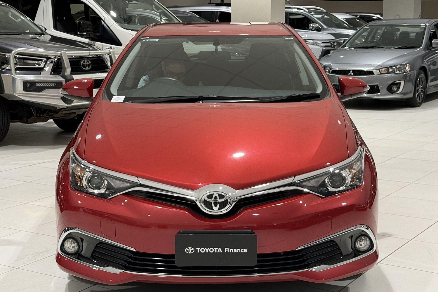 2017 Toyota Corolla Ascent Sport in Red