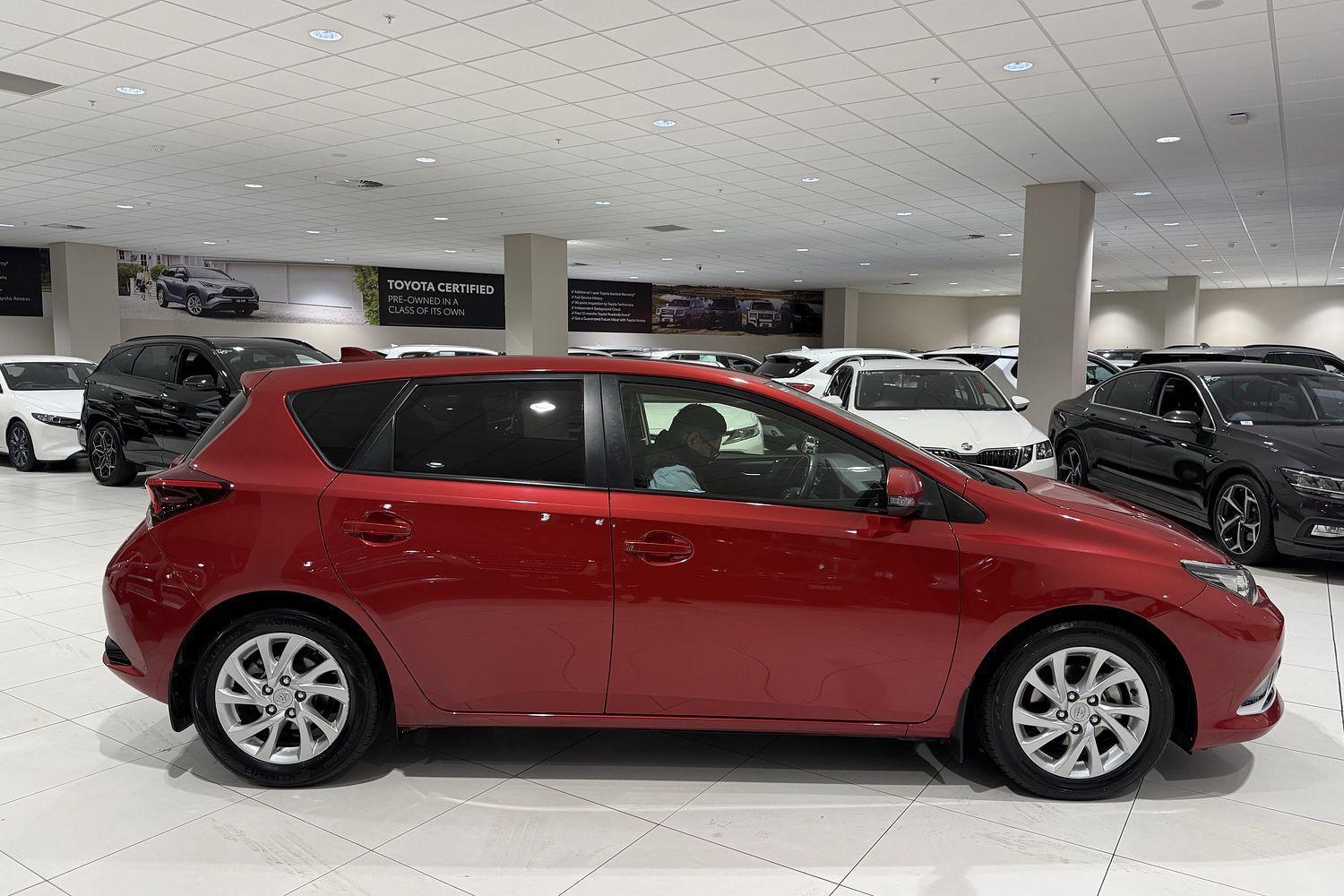 2017 Toyota Corolla Ascent Sport in Red