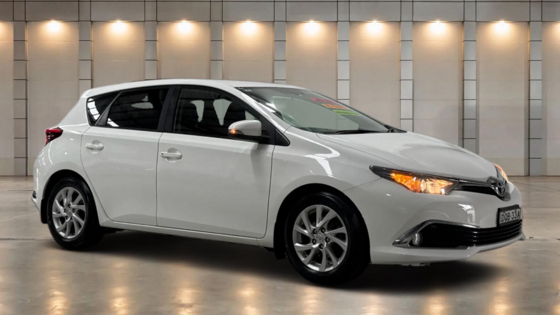 2017 Toyota Corolla Ascent Sport in White