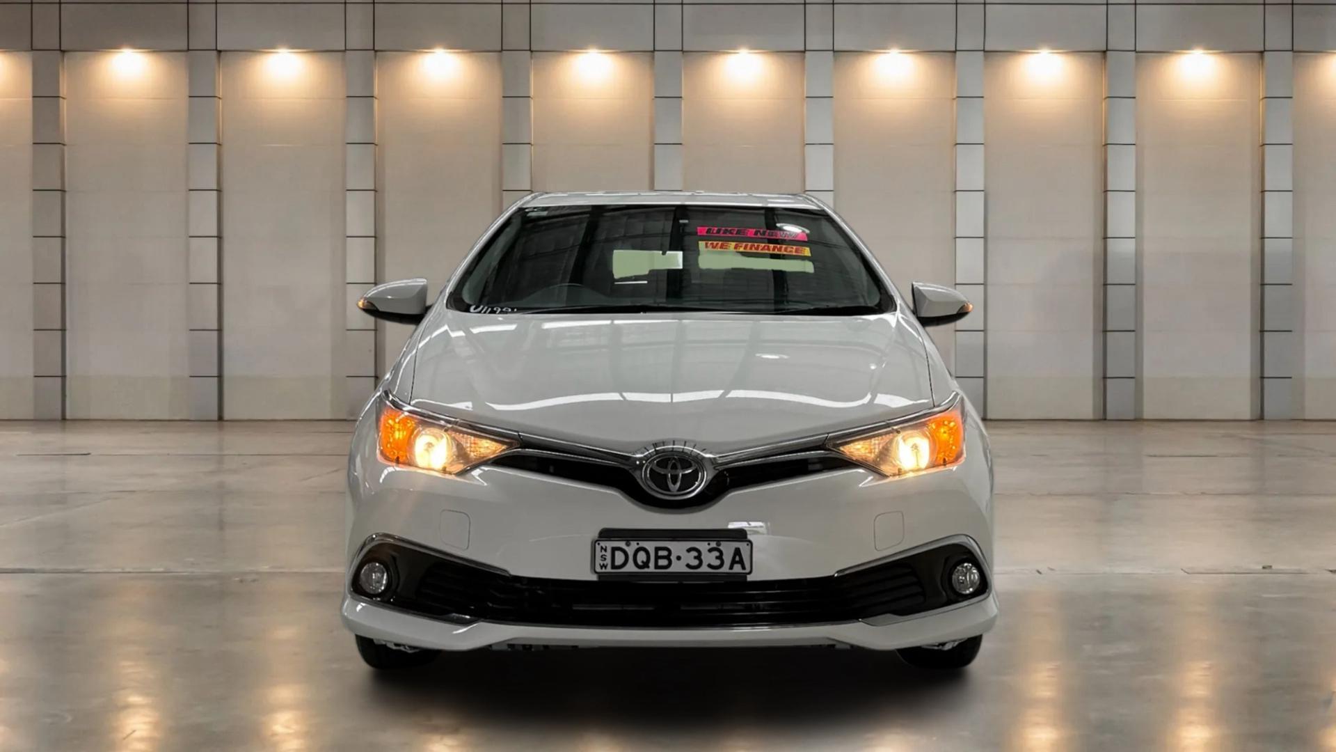 2017 Toyota Corolla Ascent Sport in White