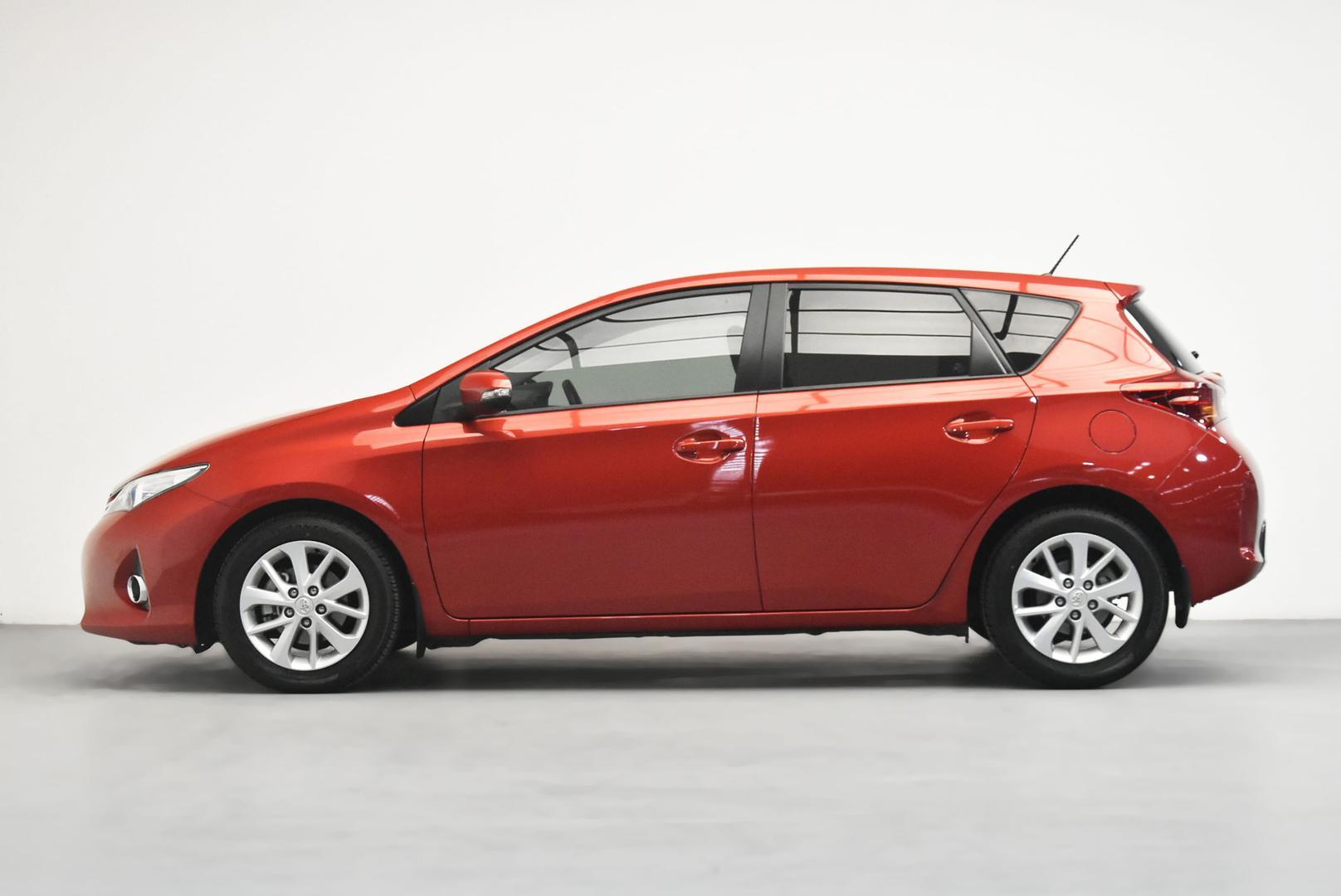 2013 Toyota Corolla Ascent Sport in Red