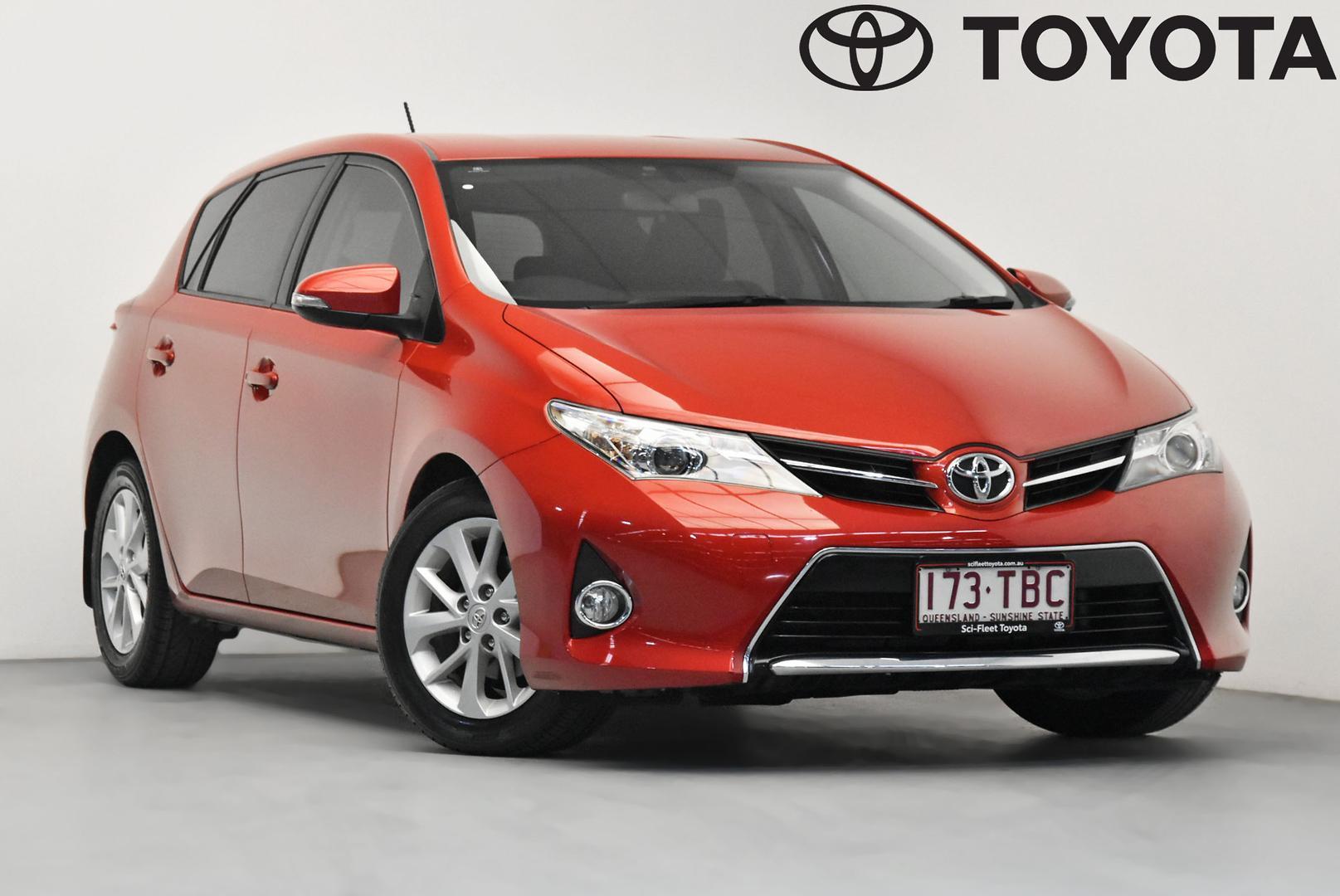 2013 Toyota Corolla Ascent Sport in Red