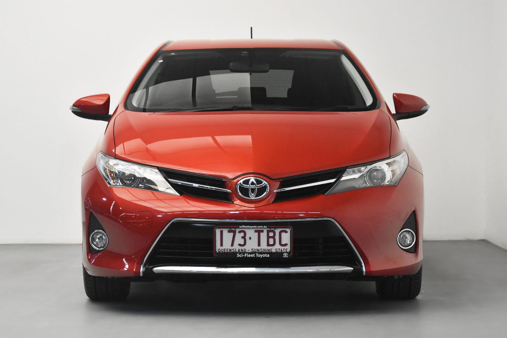 2013 Toyota Corolla Ascent Sport in Red