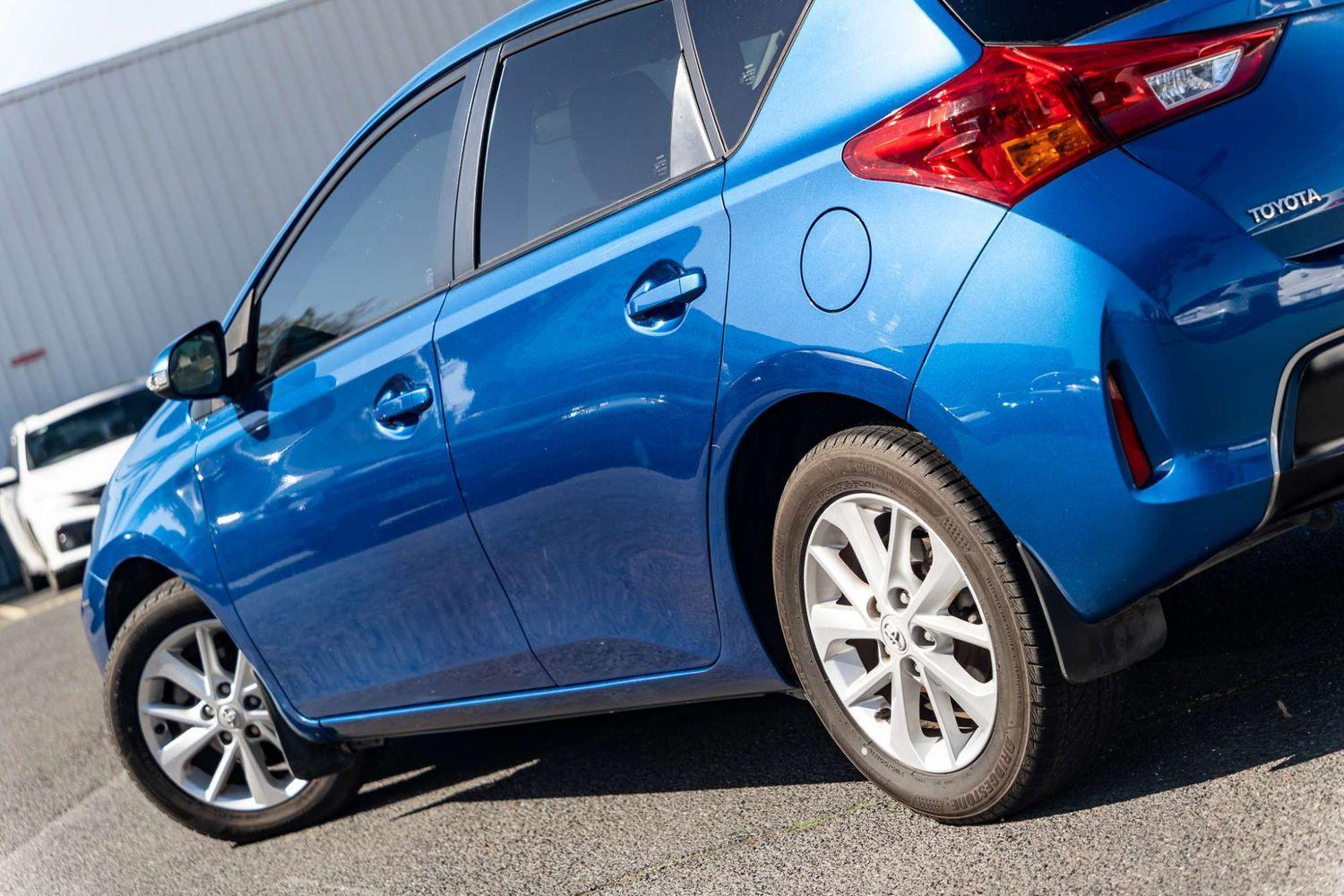 2013 Toyota Corolla Ascent Sport in Blue