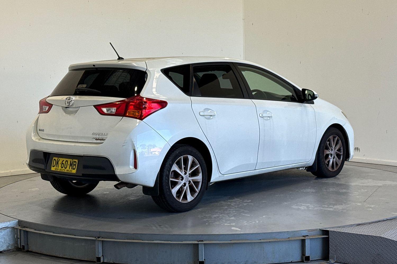 2013 Toyota Corolla Ascent Sport in White