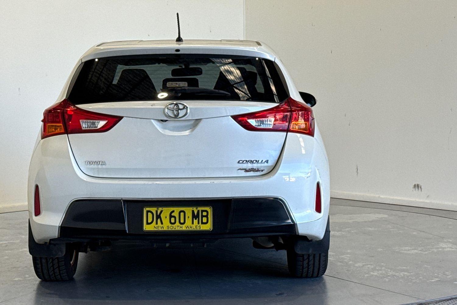 2013 Toyota Corolla Ascent Sport in White