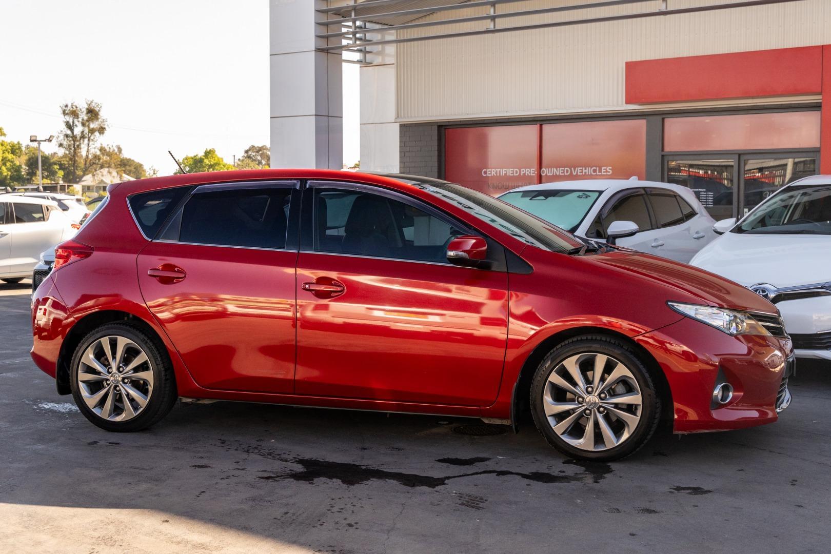 2014 Toyota Corolla Levin ZR in Red