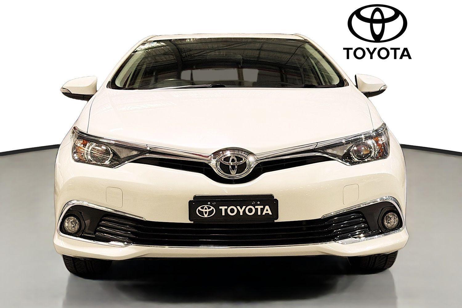 2017 Toyota Corolla Ascent Sport in White