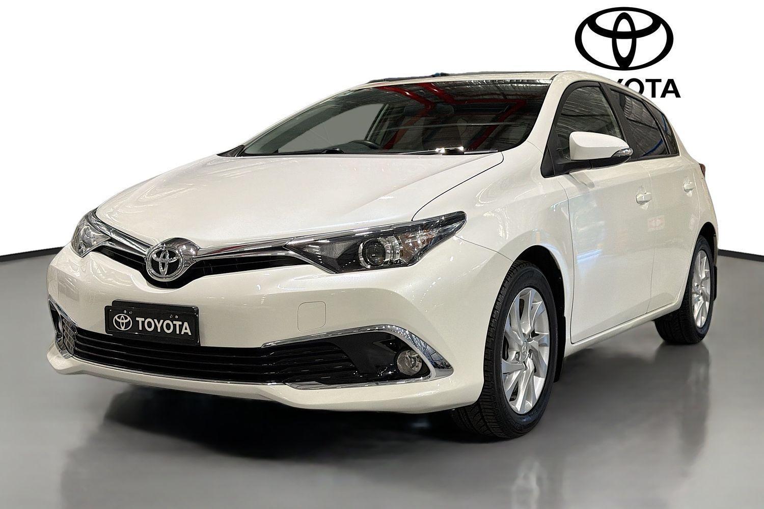 2017 Toyota Corolla Ascent Sport in White
