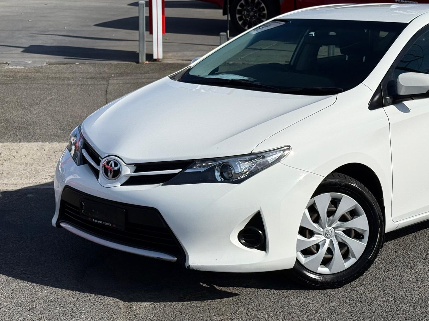 2014 Toyota Corolla Ascent in White
