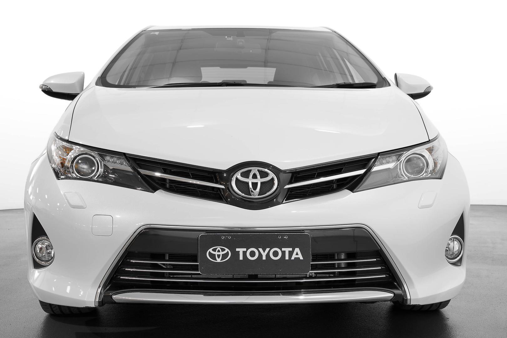 2014 Toyota Corolla Levin ZR in White