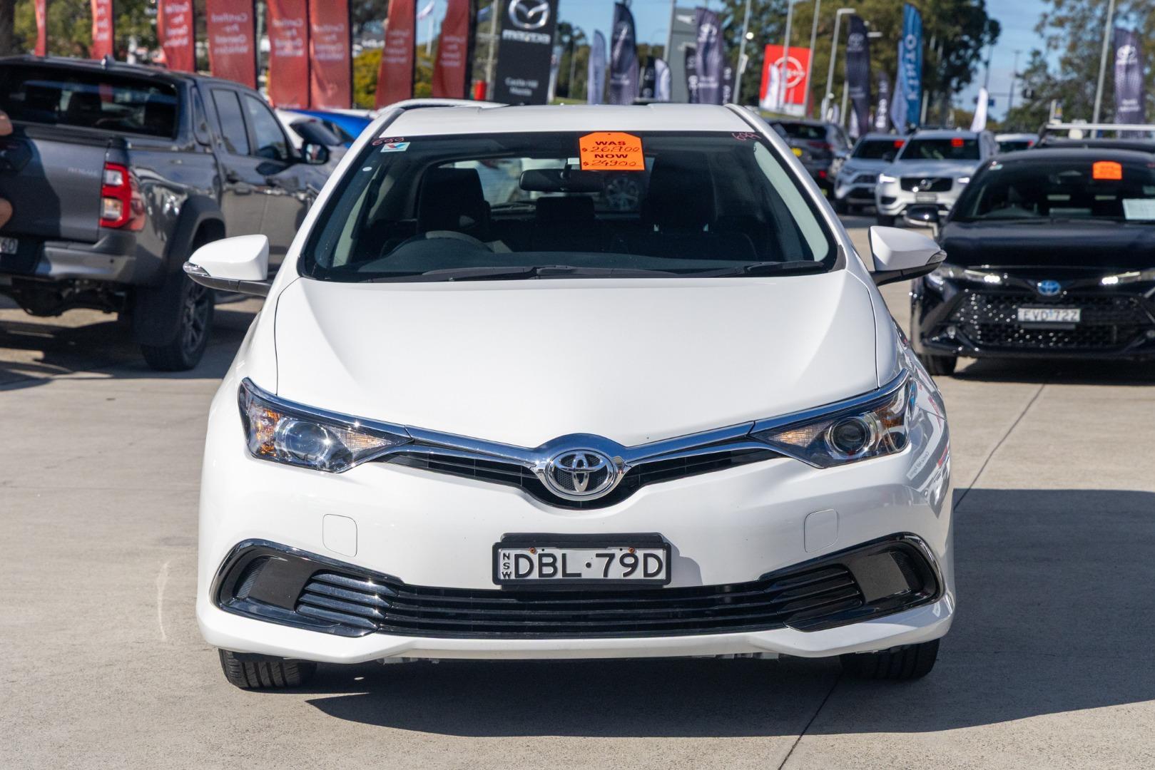 2015 Toyota Corolla Ascent in White