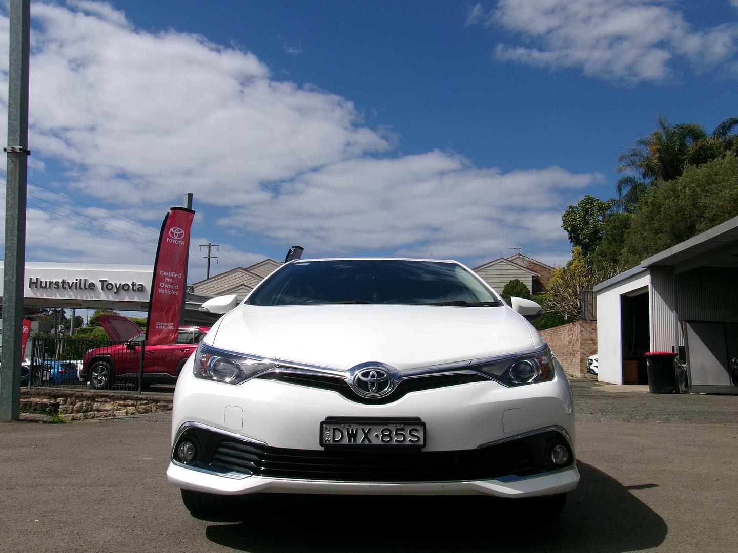 2018 Toyota Corolla Ascent Sport in White