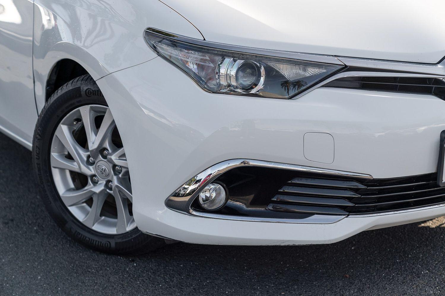 2016 Toyota Corolla Ascent Sport in White