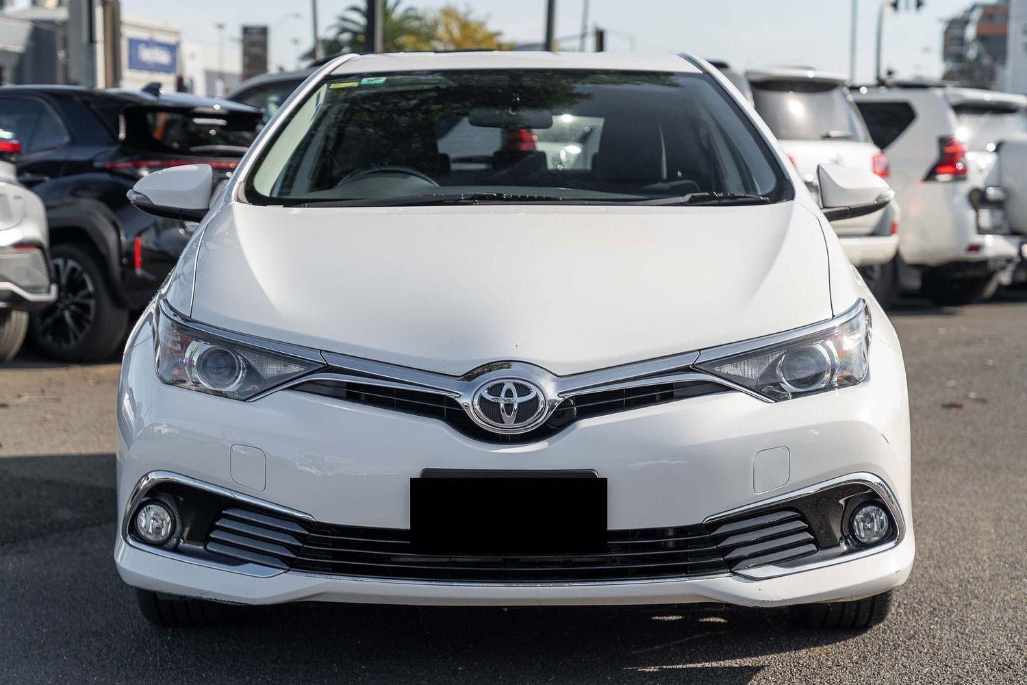2016 Toyota Corolla Ascent Sport in White